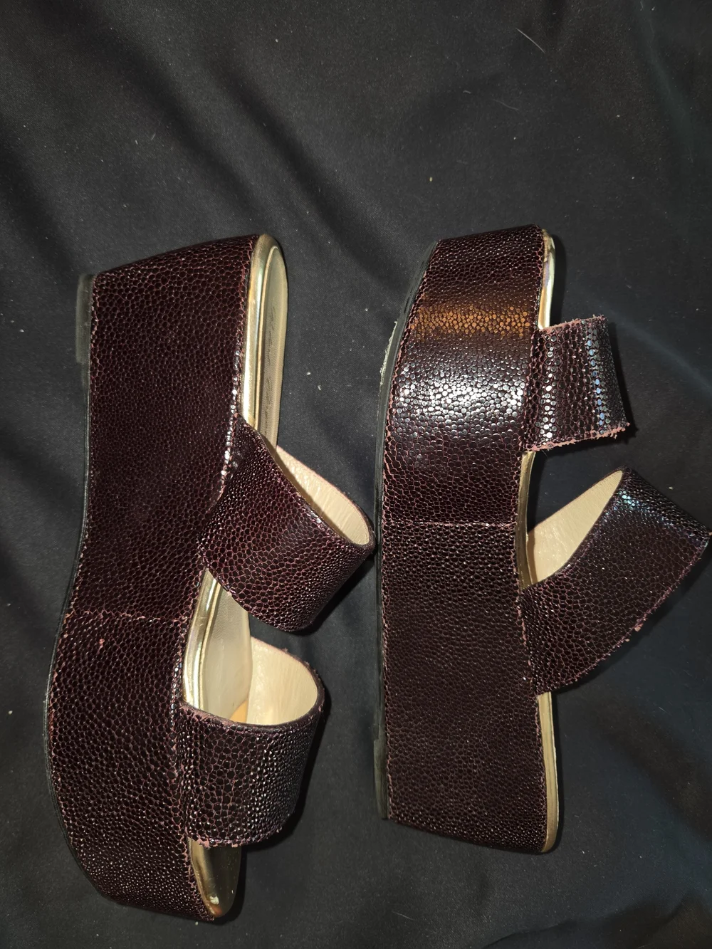 Robert Clergerie elegant burgundy